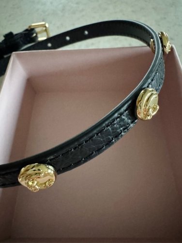 NÁRAMEK COCCINELLE C-ME STUDS noir