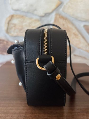 KABELKA COCCINELLE BEAT PEARL STUDS noir