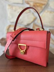 Coccinelle Arlettis Medium crossbody kabelka – grenadine red