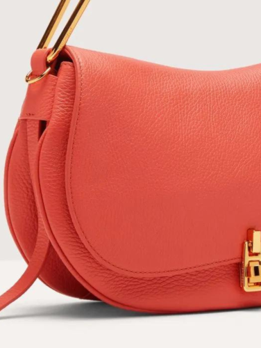 Coccinelle Magie kabelka Medium – grenadine red