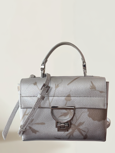 Coccinelle Arlettis Shadow Print crossbody kabelka – silver