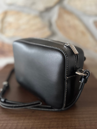 KABELKA COCCINELLE BEAT COWHIDE PERFOREE noir