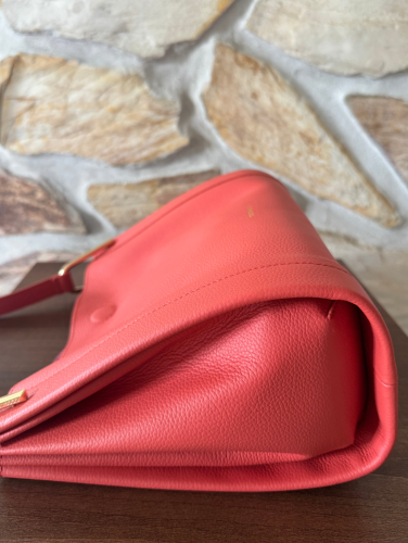 KABELKA COCCINELLE WALLACE SMALL grenadine red/rosewood