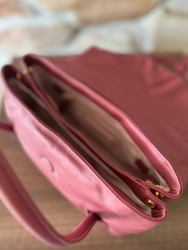 Coccinelle Chester Puffy Smooth kabelka – brandy