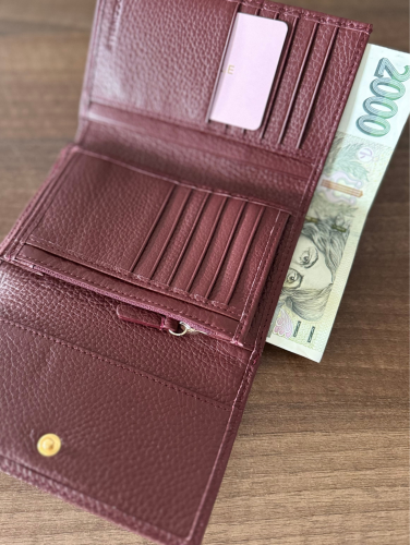 PENĚŽENKA COCCINELLE METALLIC SOFT ruby