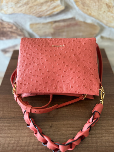 Coccinelle Boheme Ostrich Small – grenadine red