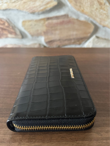 PENĚŽENKA COCCINELLE METALLIC croco noir